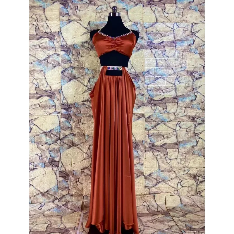 Trajes de dança do ventre personalizados, cintura de cetim, saia longa cinched + suspensório, top cheio de diamantes com almofada no peito, roupa de dança oriental
