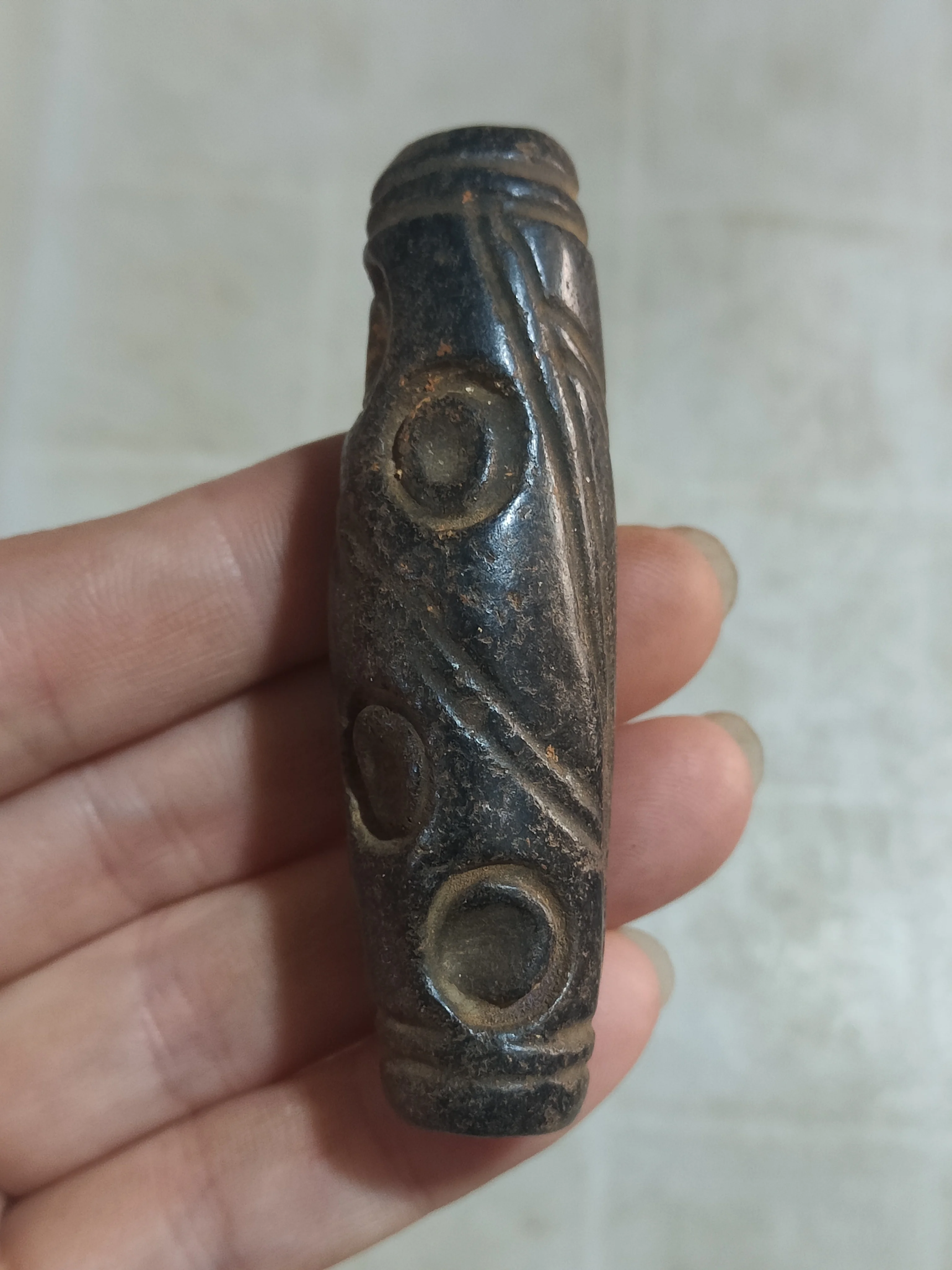 Hongshan culture meteorite iron xizang magnetic absorption four eye beads