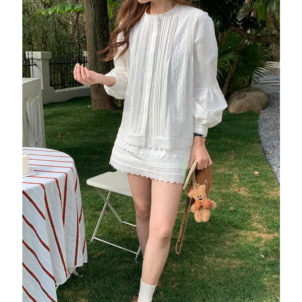 

Новый дизайн: белая блузка с кружевными вставками и комплект с юбкой, повседневный наряд