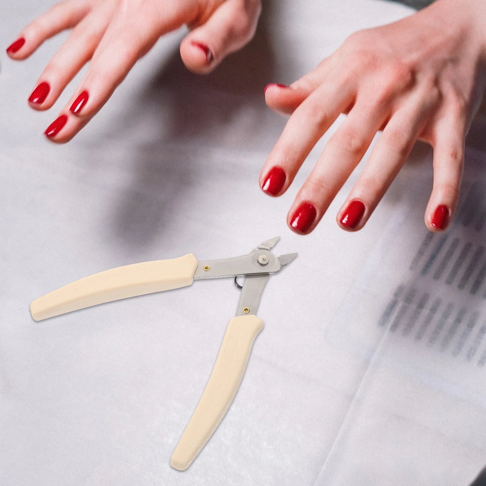 Pince à bijoux robuste, pince à manucure pour accessoires de nail art, cadeau pour femmes, outil pratique pour le soin des ongles