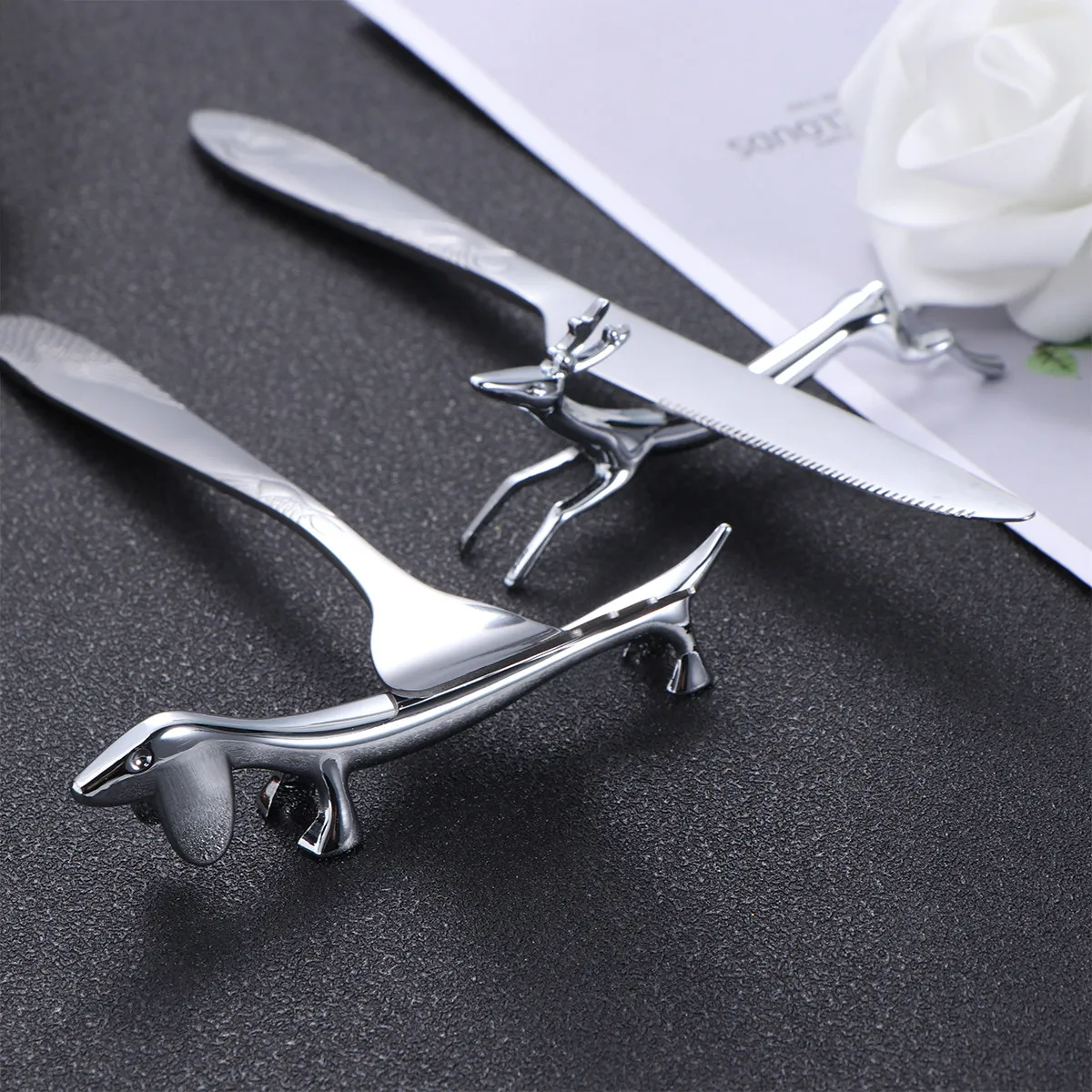 

2pcs Metal Chopstick Holder Silver Animal Design Spoon Fork Rest Stand For Dining Table Kitchen Organizer Chopstick Rest