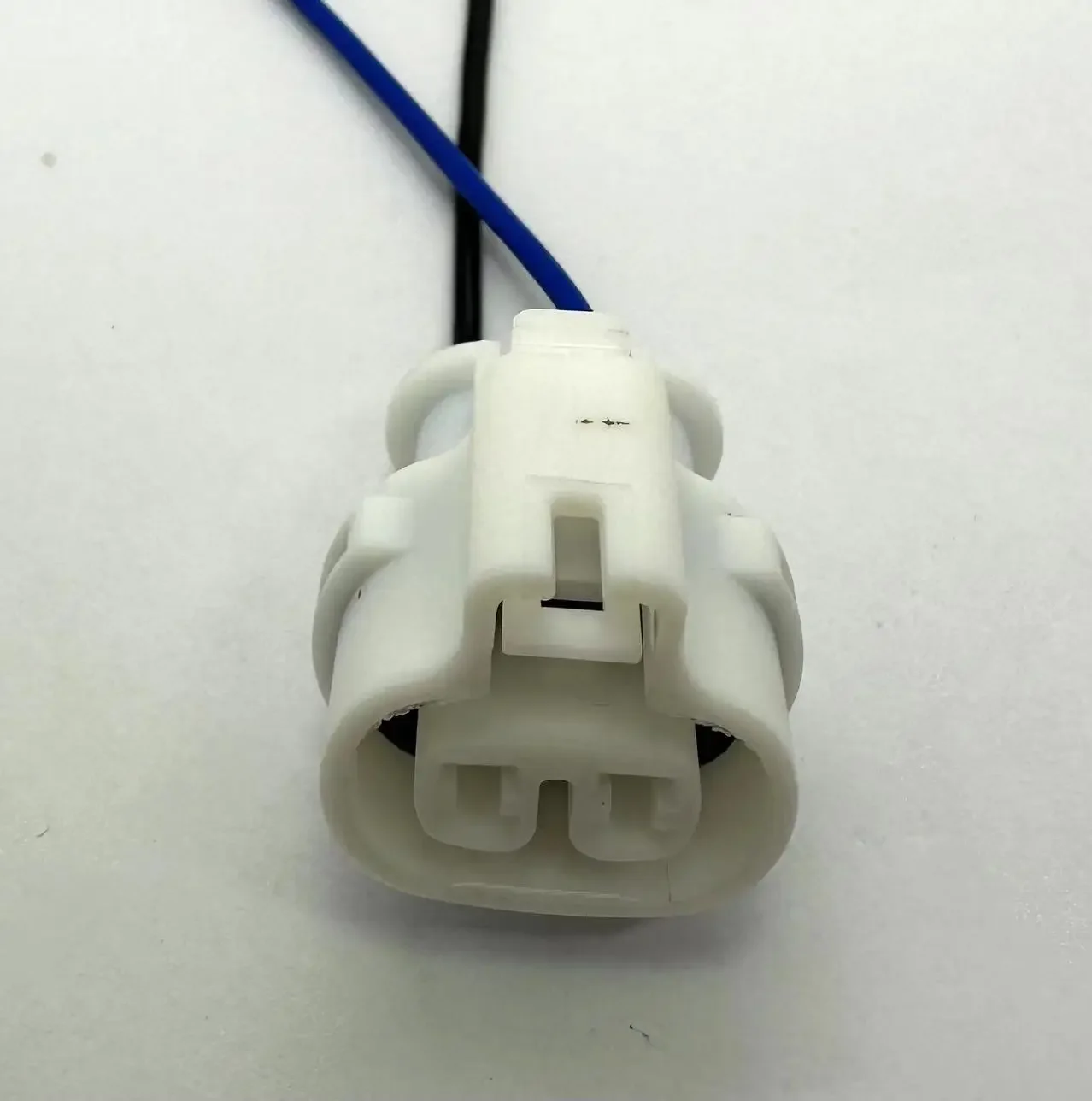 XG7021Y-2.2-21 MG640795 automotive harness plug car wiper sprayer plug