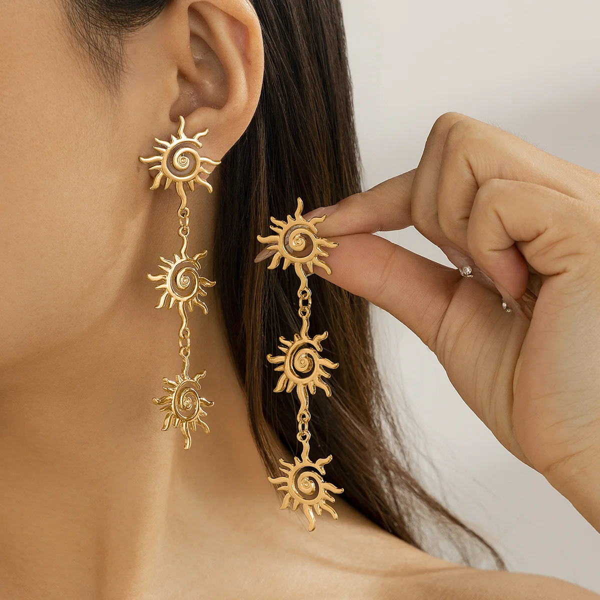 

Vintage Sun Geometric Drop Earrings for Women Gold Color Fashion Statement Earrings 2025 Aesthetic Trend Jewelry Girl Party Gift