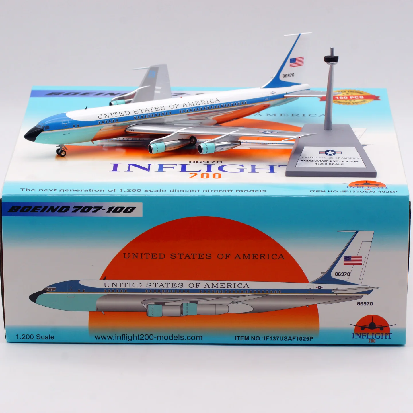 

Коллекционная модель самолета IF137USAF1025P из сплава INFLIGHT 1:200 ВВС США [полированная] Boeing VC-137B, литая под давлением, 58-6970