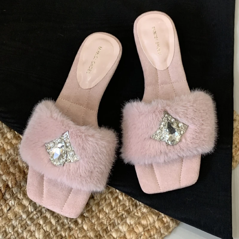 

Пушистые осенне-зимние тапочки для женщин, шлепанцы на каблуке с искусственным мехом и бриллиантами, женские модные домашние тапочки со стразами