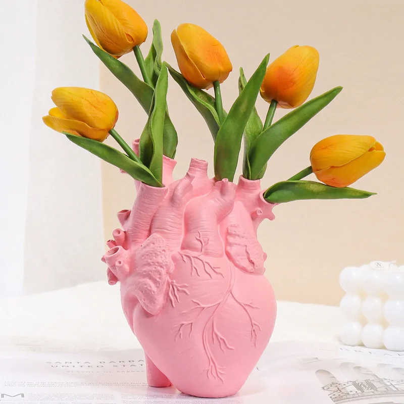 

Hot Selling New Patterned Heart Vase Home Decoration Tabletop Ornament Resin Flower Arrangement Handicraft