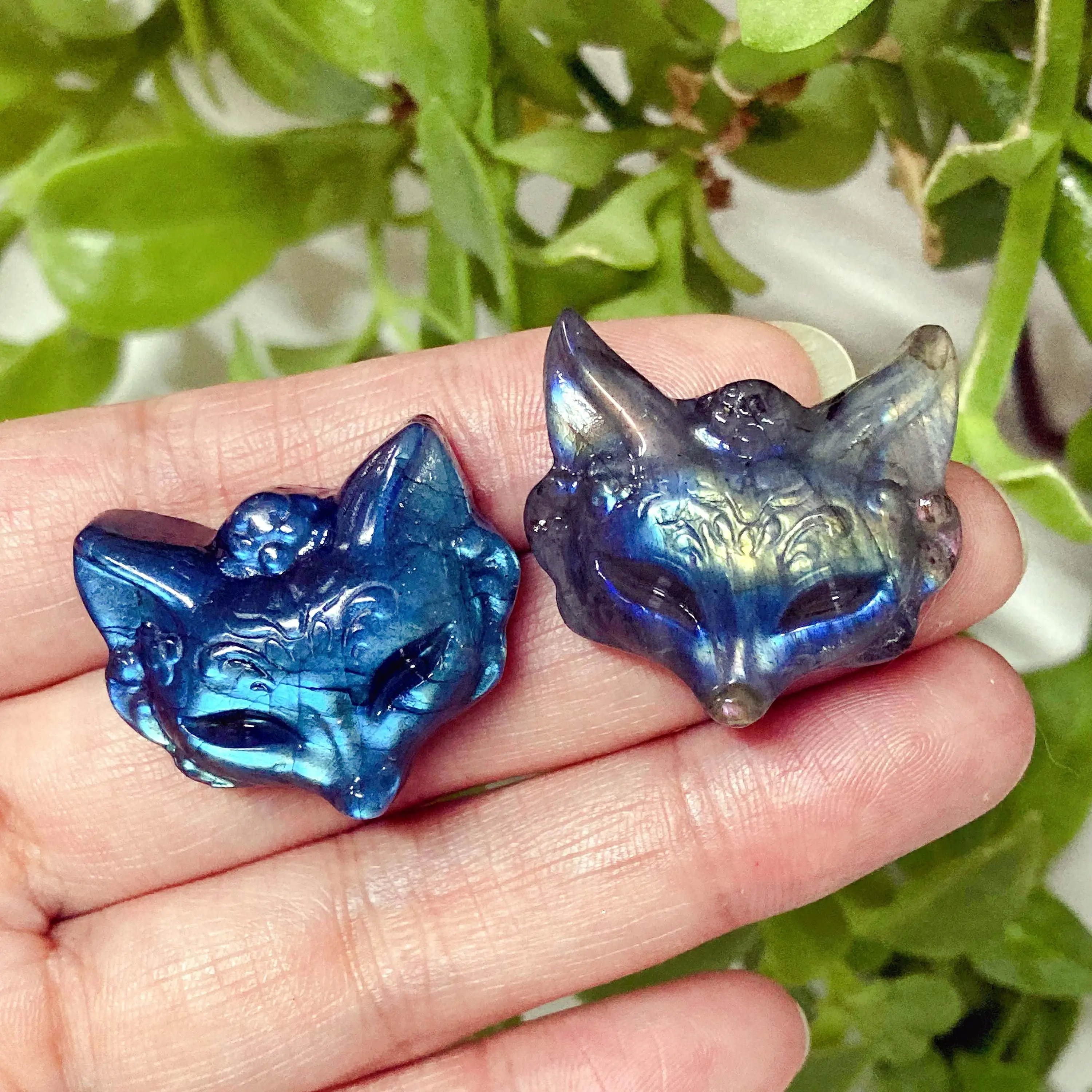 

1pc Hand-Carved Labradorite Fox Mask, Hand-Carved Crystal Animal Talisman, Suitable Gift for Home Decor, Halloween, Christmas