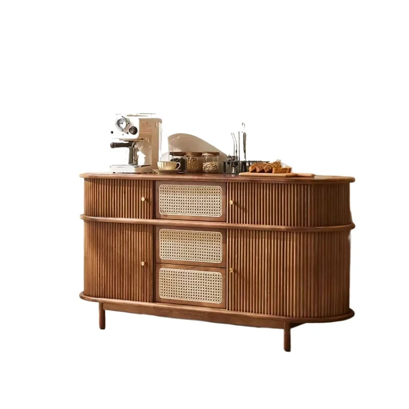 

Японский ретро рольставни, небольшая квартира, входная кабина, боковой шкаф, ведро, кабина