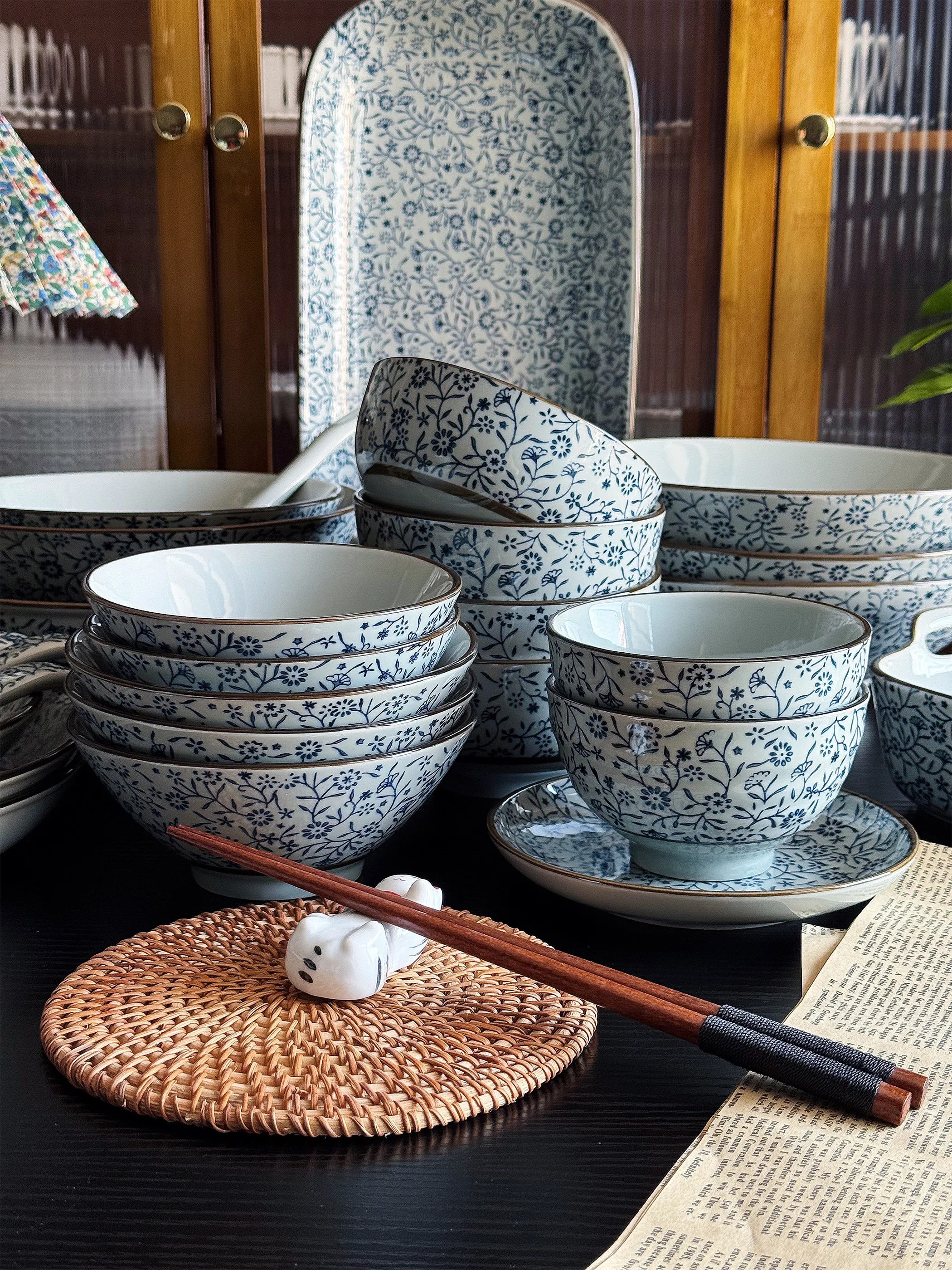 

Lucky Flower Ceramic Rice Bowl Beautiful Underglaze Dinnerware Bowl Dishwasher Safe Heat Resistant round Shape China Made
