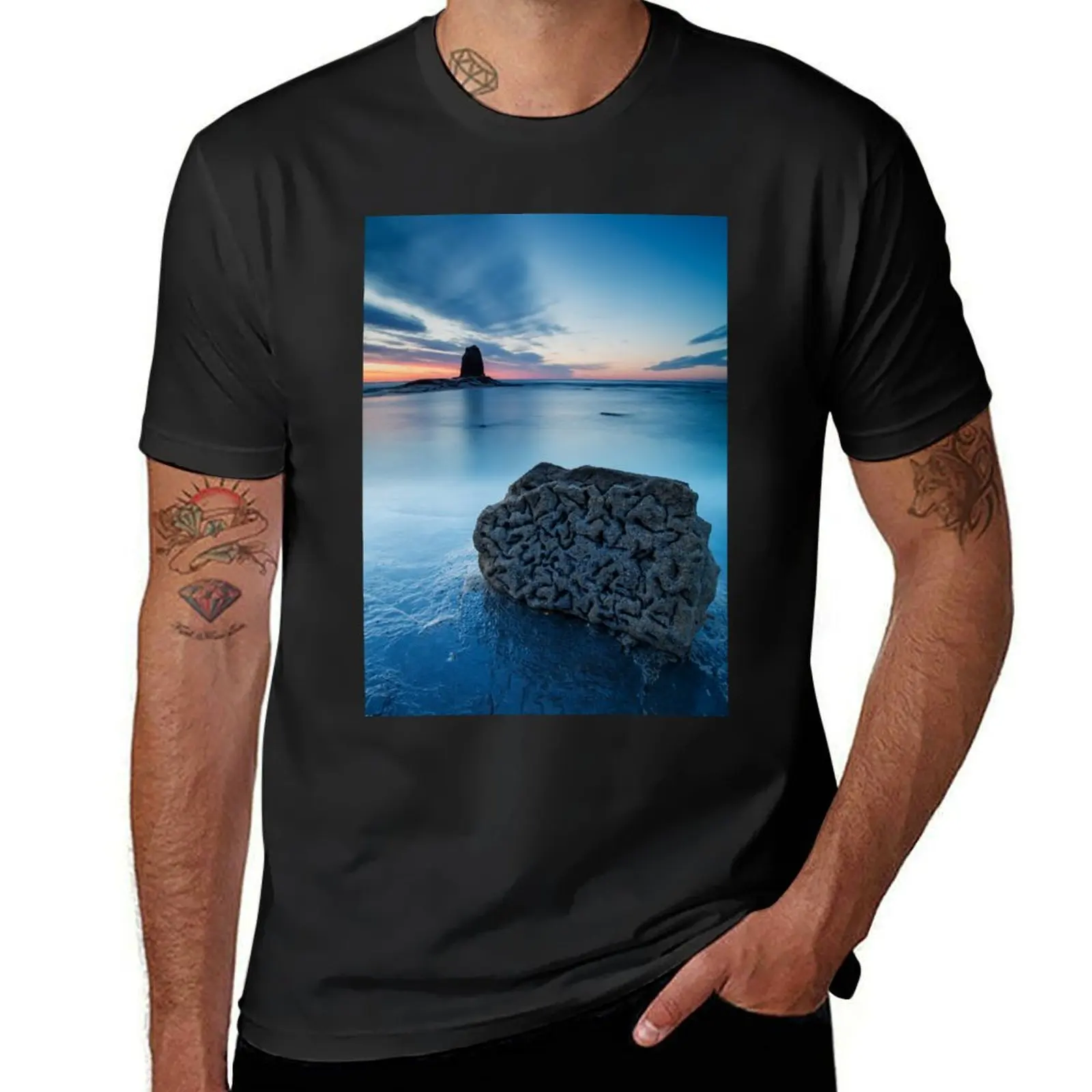 

Saltwick Bay, North Yorkshire T-Shirt korean fashion blanks men workout shirt