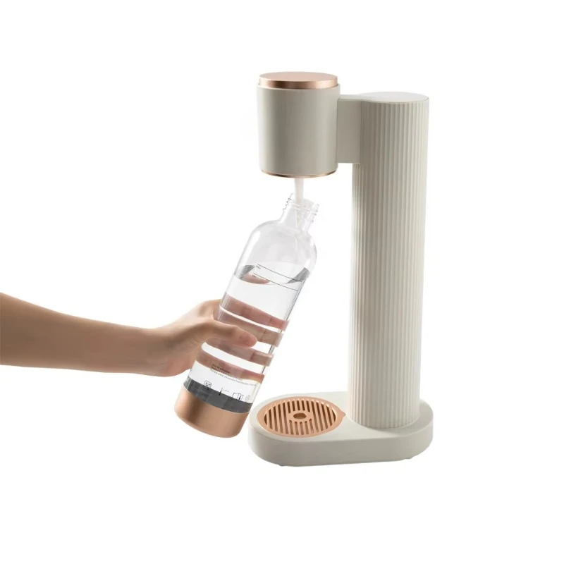 

Home soda maker for 0.6 liter CO2 cylinder with 1 liter PET bottle for sparkling water and soda
