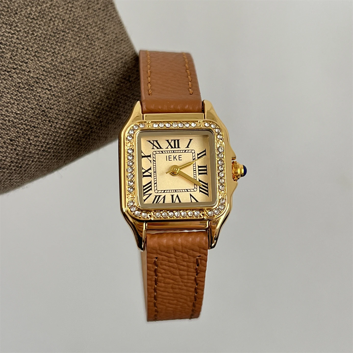 

RetroLuxury SquareDial Watch For WomenFeaturing A DiamondStudded FaceElegant And VersatileWith A Simple And Casual Leather Strap