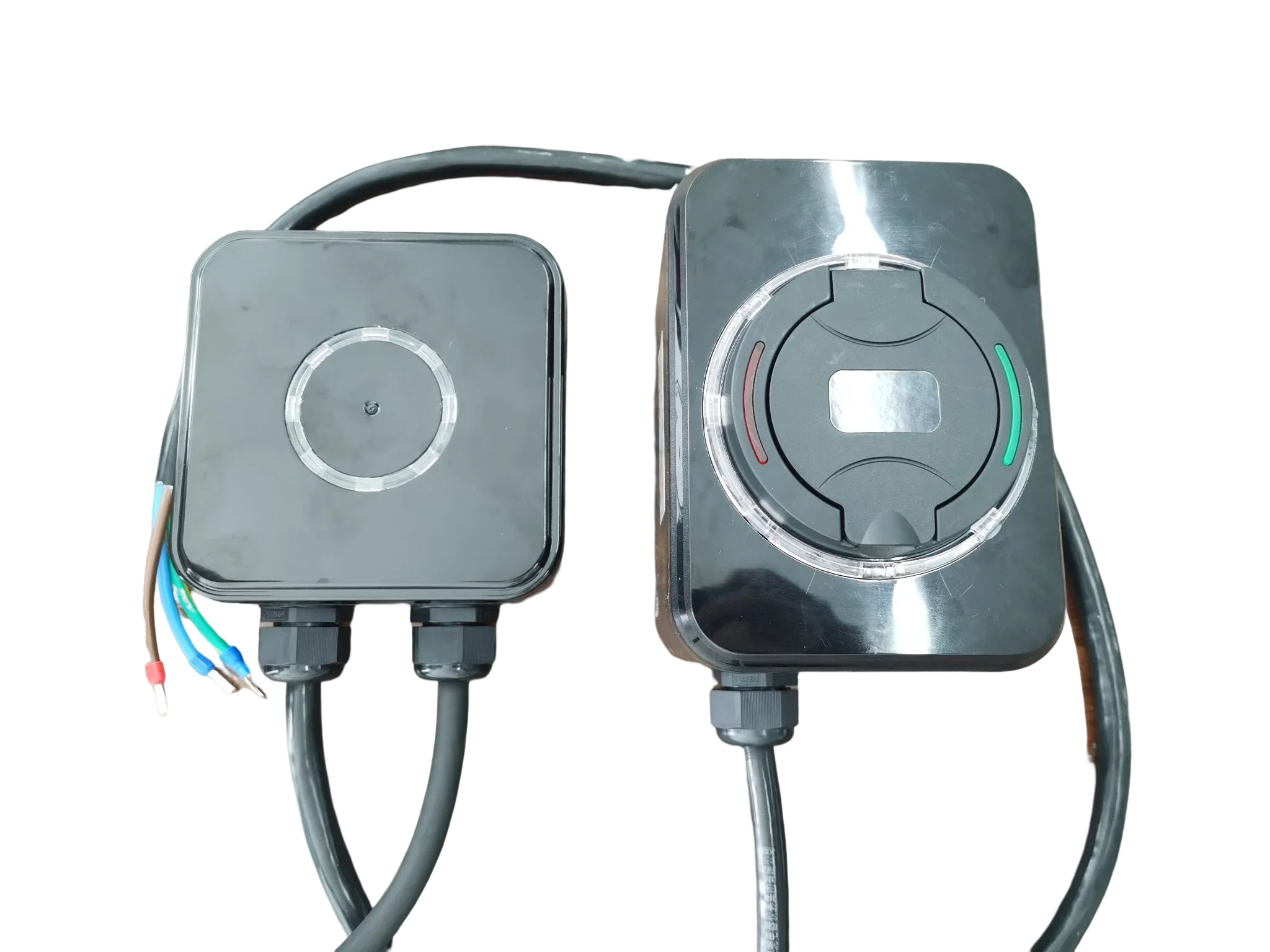سهلة الاستخدام المنزلي Type2 IP54 240V 32A 7kW شاحن EV مثبت على الحائط صندوق الحائط كومة شحن غير متشابكة مع المقبس