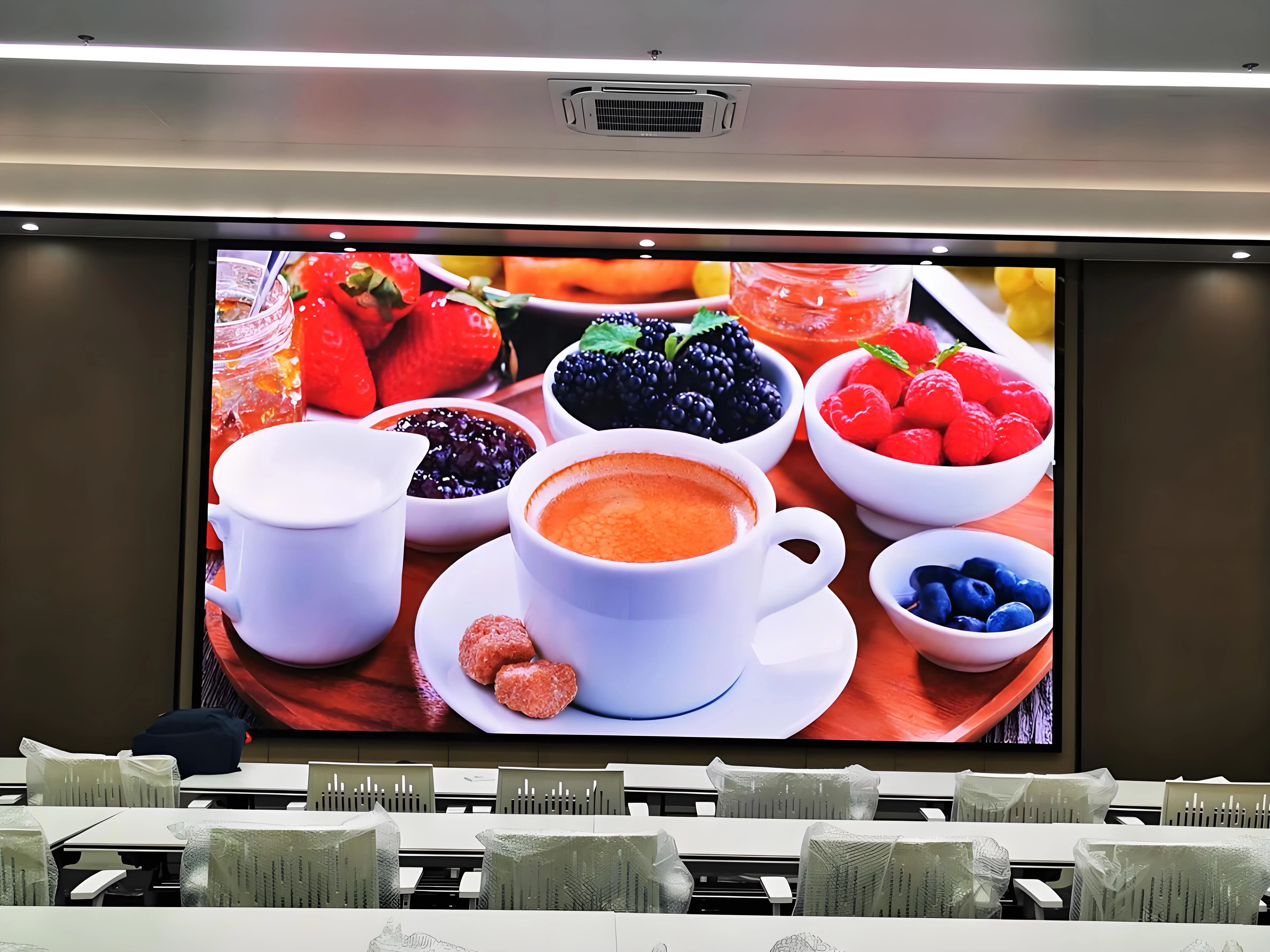 LED Display High Brightness P1.875 Screen for Conference Room Indoor Digital Signage Advertising HD Video Wall Mall Use
