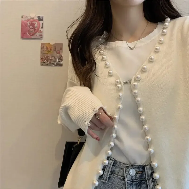 

2025 Spring and Autumn Lazy Wind Design Sense Pearl-edged Sweater Female French Wear Knitted Cardigan Jacket