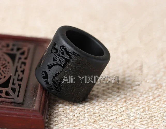 Wonderful 33mm outer diameter Natural Black Obsidian Carved Dragon Large Thumb Lucky Ring Fashion Man\'s Rings Jewelry 30mm wide