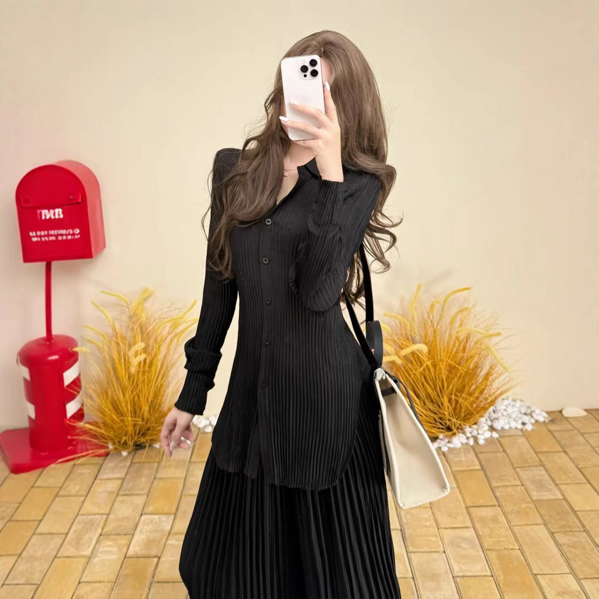 Miyake Fold 2025 Spring and Autumn Commuting Shirt Women's Versatile Loose Coat Casual Solid Color Lightweight Fashion Shirt