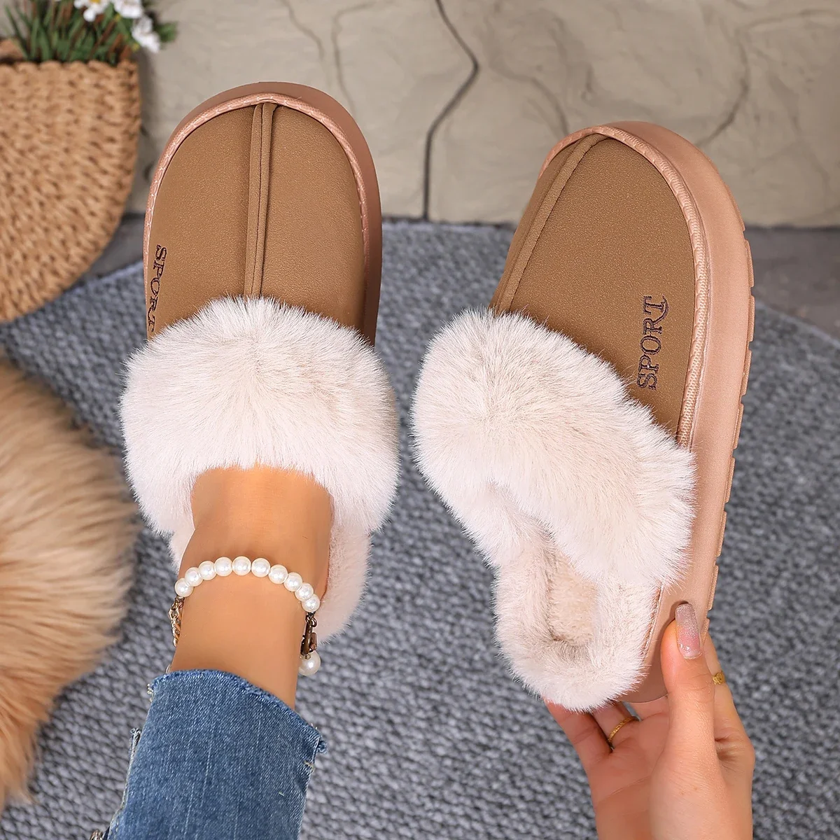 

Повседневные пушистые тапочки, женские домашние теплые тапочки на плоской подошве, домашняя зимняя дизайнерская обувь, женские модные однотонные шлепанцы на платформе