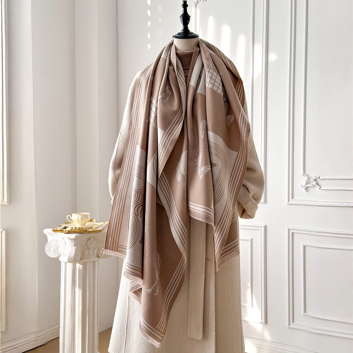 Modischer Winterschal aus Kunstkaschmir für Damen, Vintage-Muster und Quasten, weicher, warmer Schal, eleganter Wickelschal, ideal für Winter-Styling – Detail 9