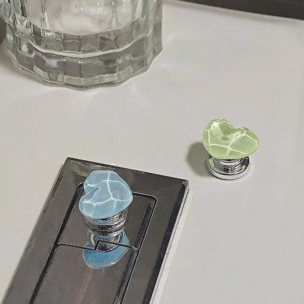 2pcs Creative Heart Shaped Toilet Press Button Self-Adhesive Nail Protector Bathroom Water Tank Buttons Toilet Pusher Toilet