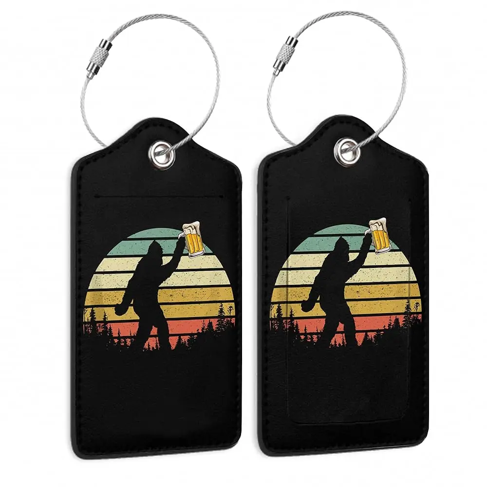 

Набор из 2 кожаных бирок для багажа Bigfoot Love Drinking Beer, уникальные дорожные бирки с защитной крышкой, идентификационной этикеткой и нержавеющей сталью