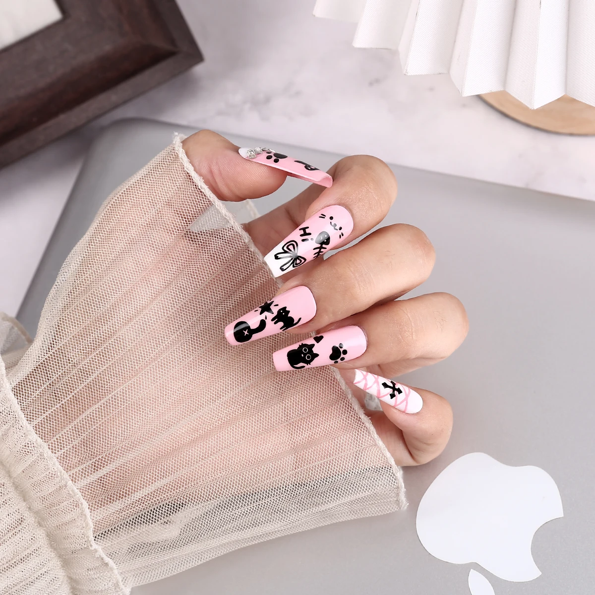 مجموعة مكونة من 10 قطع من أطراف أظافر الأكريليك شبه المنحرفة للقطط، مناسبة للفتيات اللطيفات