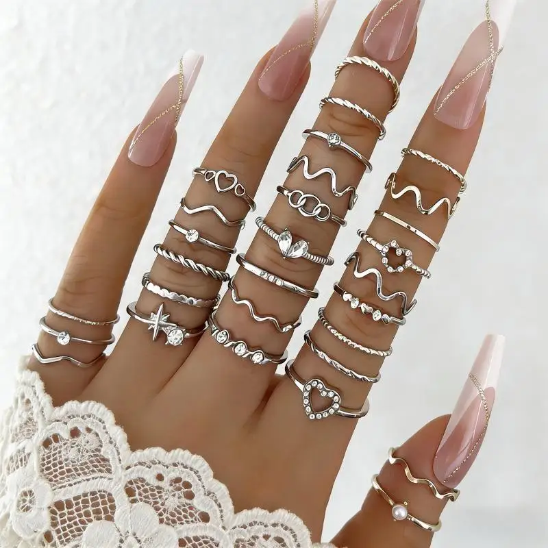 28 PCS Alloy Stackable Ring Set Shiny Rhinestone Heart Star Designs Women Fashion Jewelry For Daily Wear Party Dating Gift