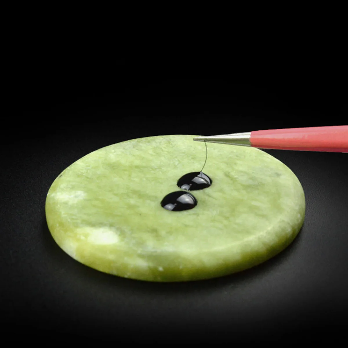 2 個のまつげエクステンション接着剤ホルダー ジェイド パレット ストーンは急速乾燥を防ぎ、プロのまつげ技術者に最適です。