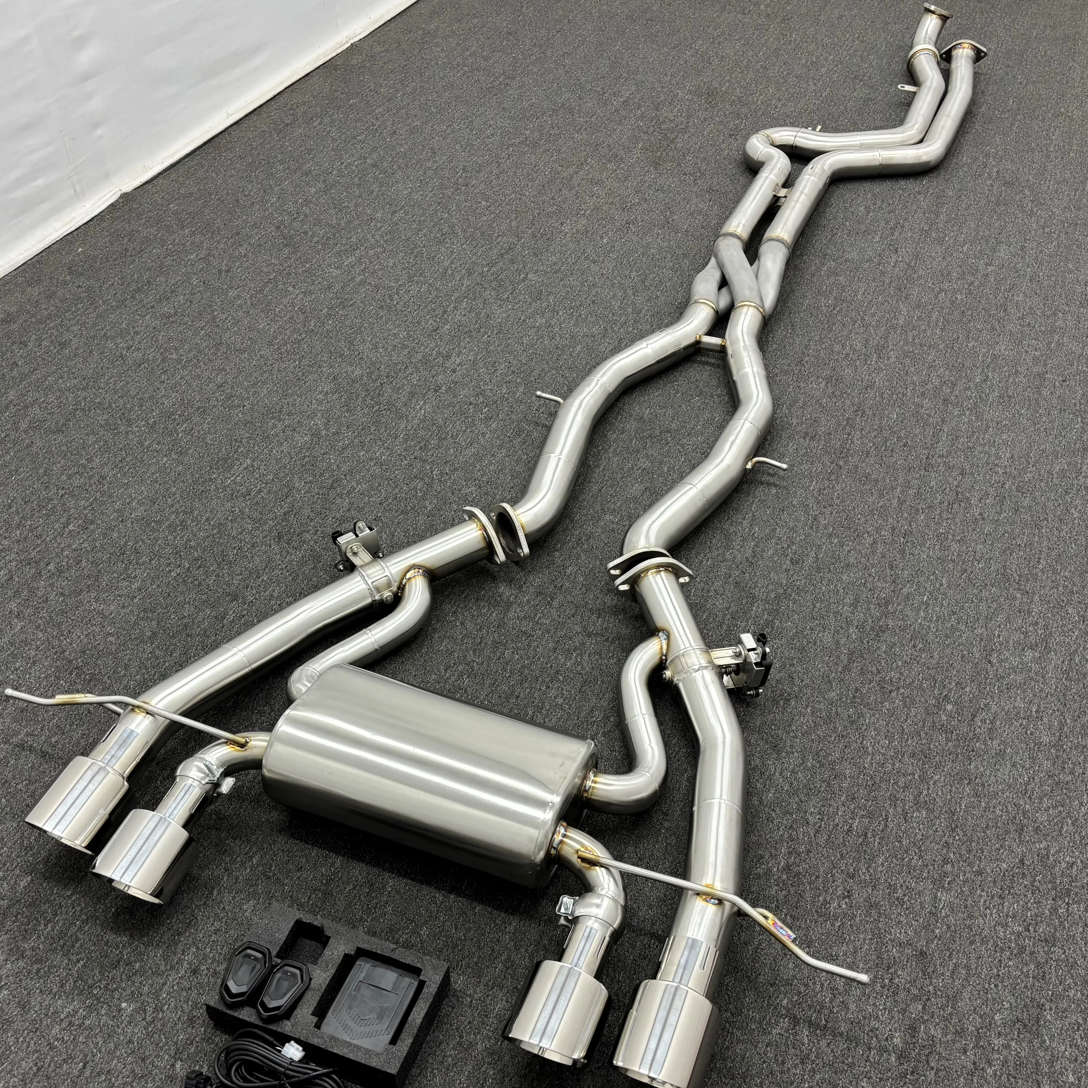 ACE Valvetronic Catback-Auspuffanlage Z-Rohr für BMW M3 G80 M4 G82 M2 G87 S58 3.0T mit Klappenschalldämpfer und Doppel-Auspuffendrohren – Detail 6
