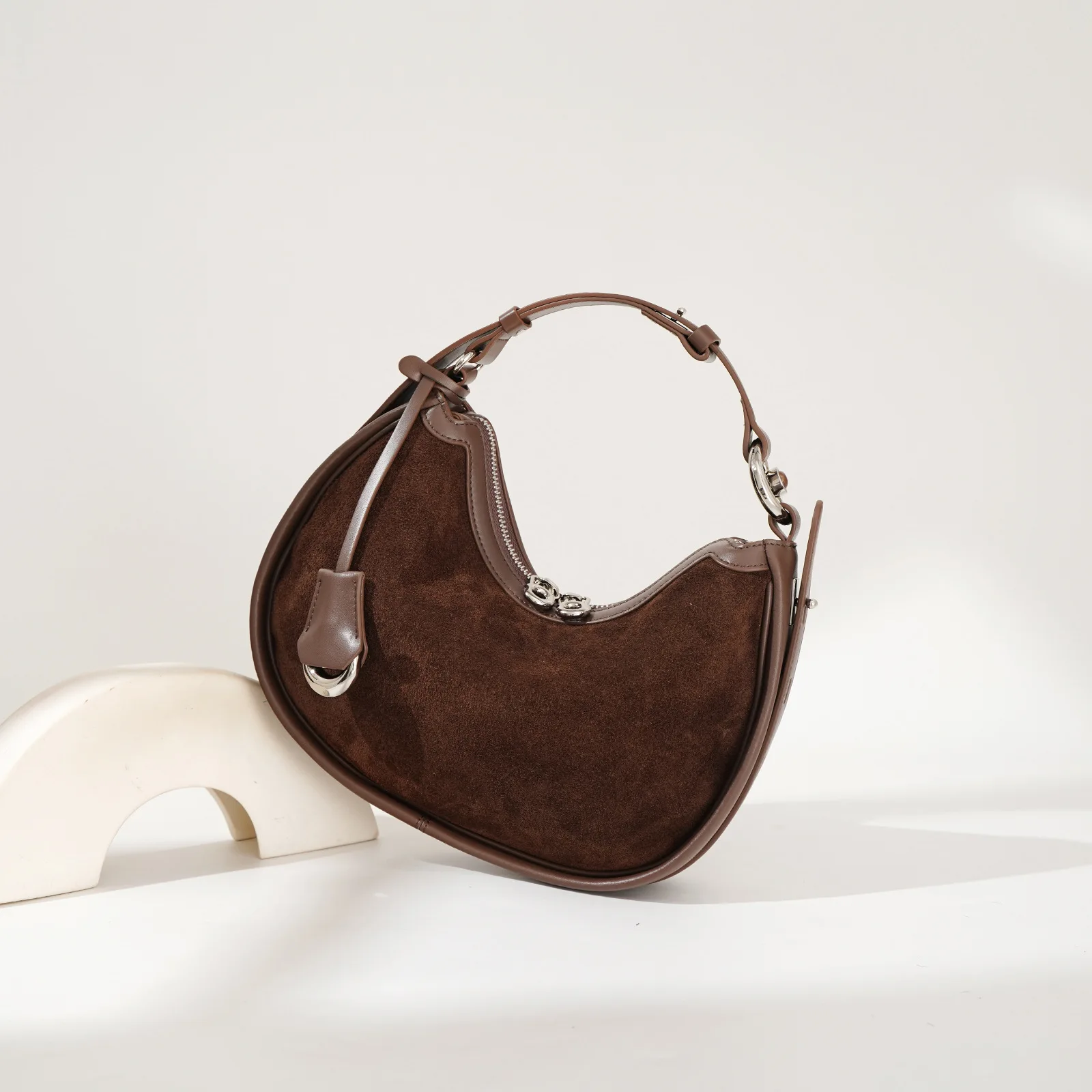 

Рюкзак-сумка для подгузников, освобождающий руки, удобный для длительных прогулок и походов по магазинам