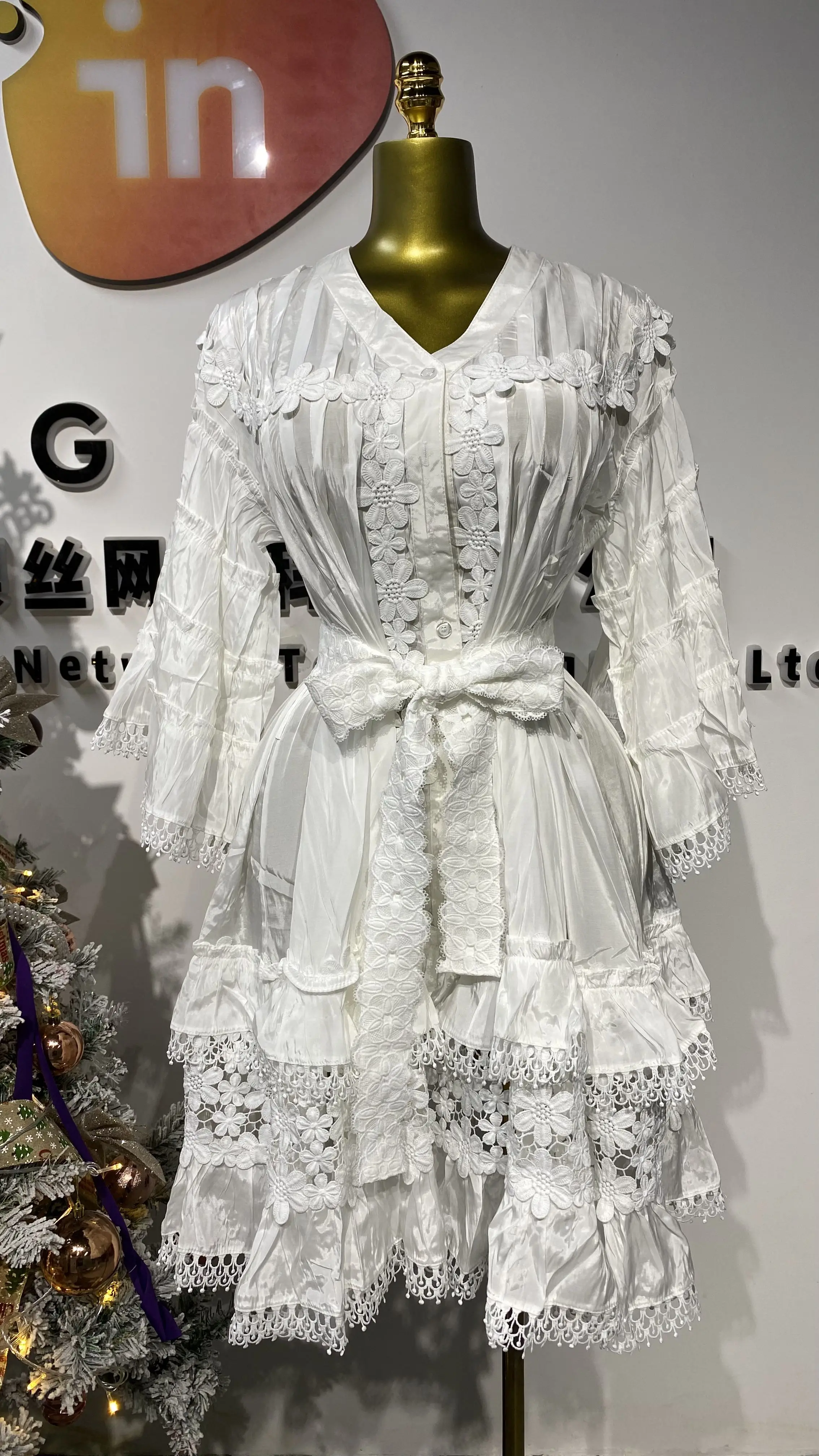 

Office Ladies Embroidered Hollow Solid Dress Stand Collar Long Sleeve High Waist Cut Out Lace Panel Custom Dress-GZMM156