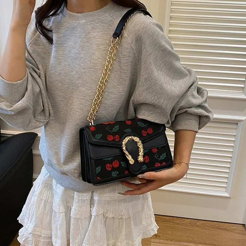 

Retro Elegant Crossbody Handbag Adjustable Portable Creative Commuting Fashion Trendy Ladies Campus Style Practical Durable