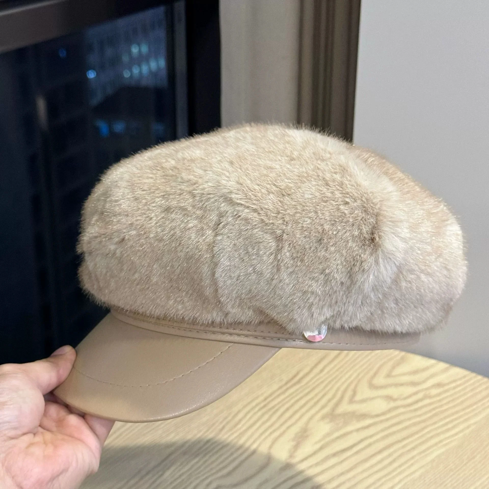 Faux Fur-Trimmed Beret for Women Autumn/Winter Fashion Essential Versatile Style Flatters Your Face Octagonal Newsboy Cap