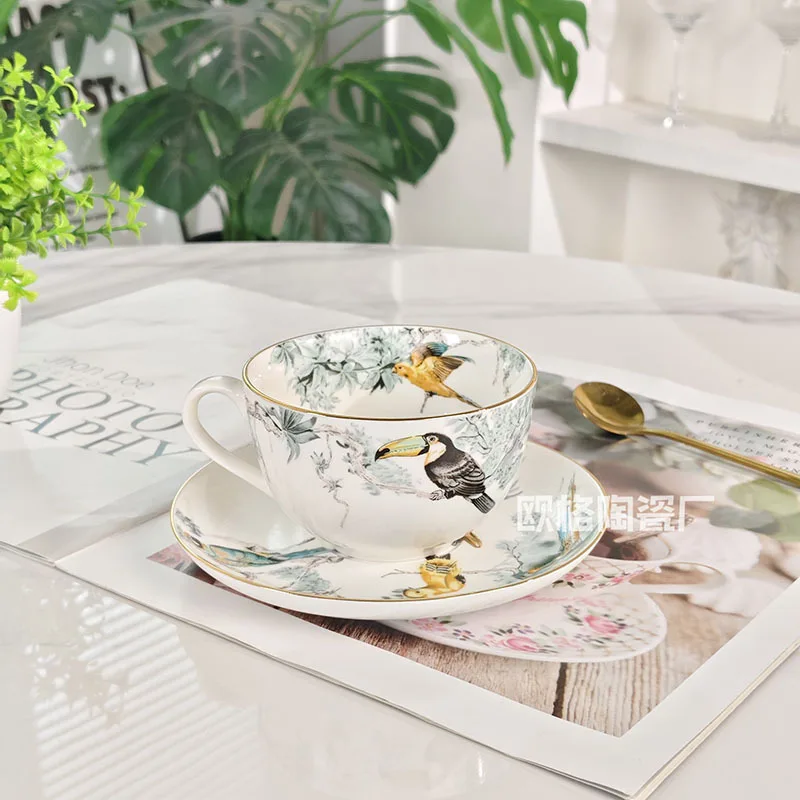 

Gold Spoon Coffee Cup and Afternoon Tea Mug Home Use Porcelain Drinkware Set Stylish and Practical Design