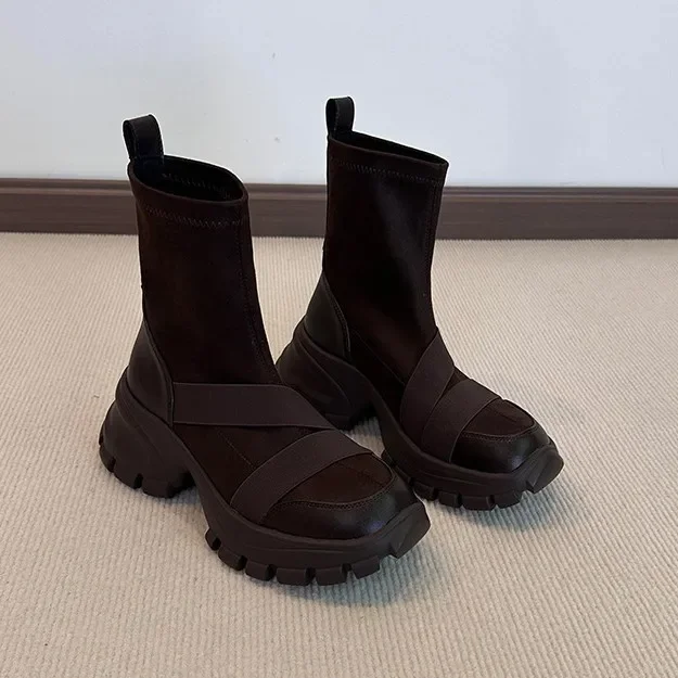 

Women Thick Soled Cross Strap Short Boots for Outdoor Comfort Midsole Boots with Round Toe Design Fashionable Women Boots