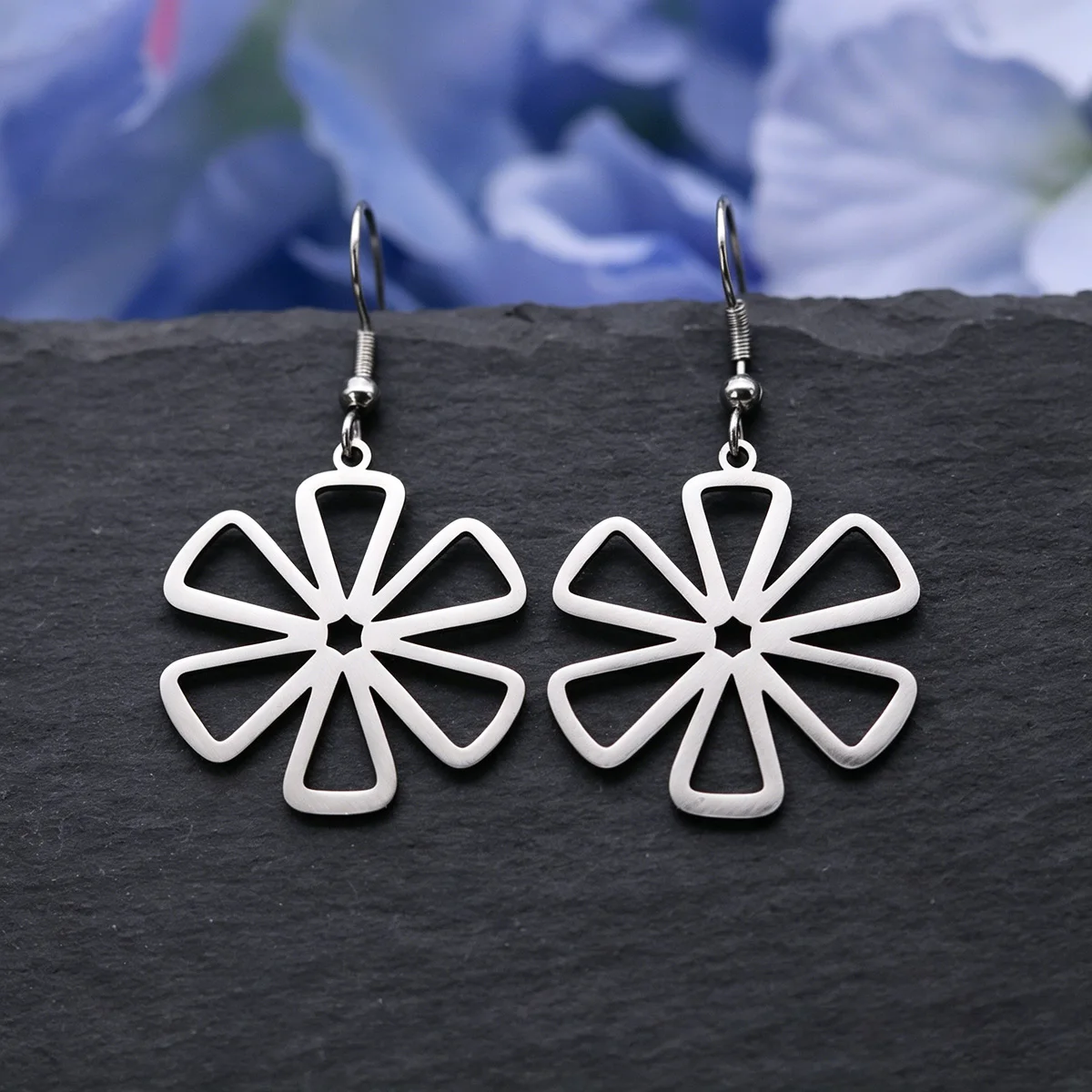 Chandler 1 Pair Vintage Hollow Flower Metal Earrings For Women, Elegant Cutout Floral Drop Dangle Fashion Ear Jewelry