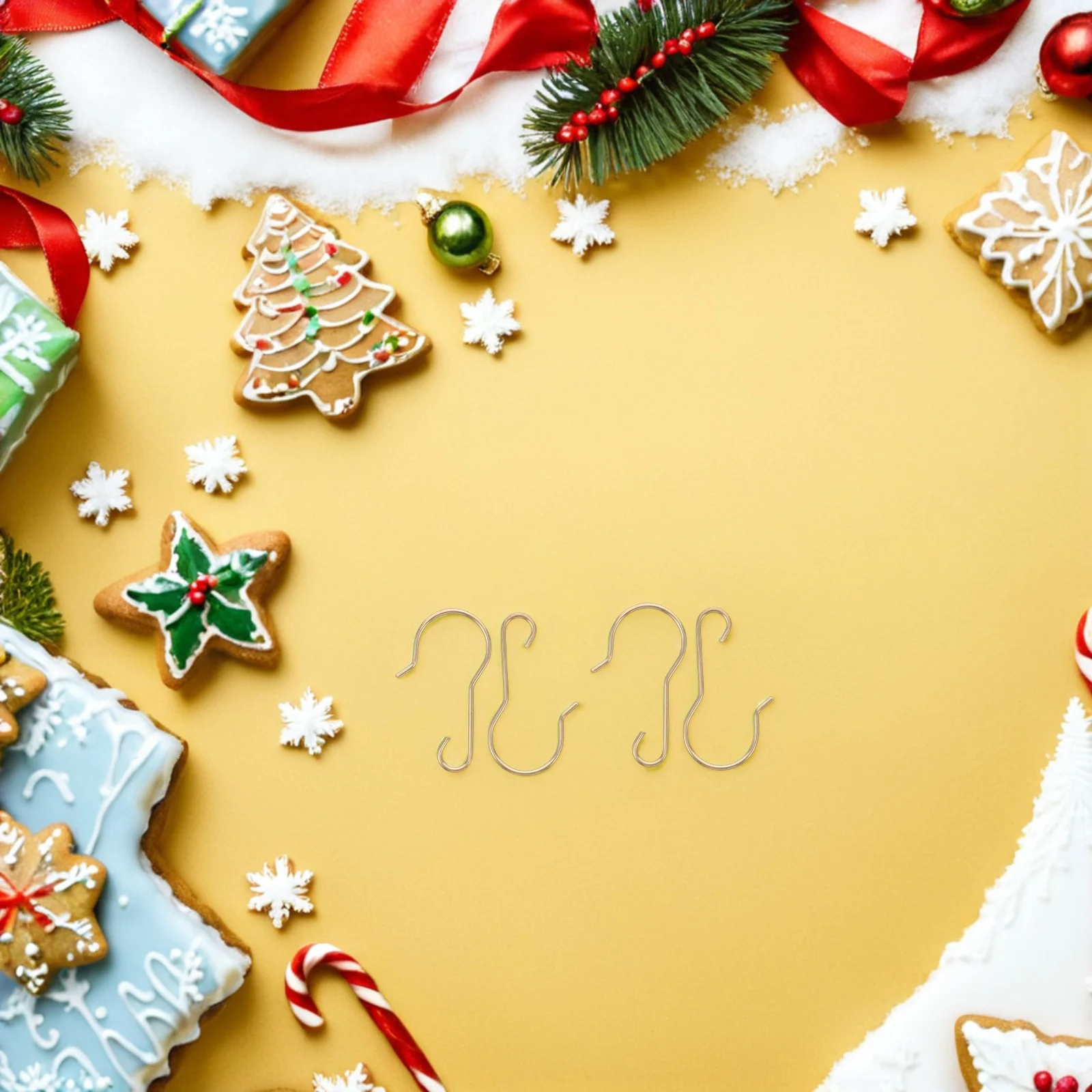 

200Pcs Holiday Decoration Hooks Compact Design Metal Hanging Clips for Mini Ornaments Home Office Outdoor Small Clip Decoration