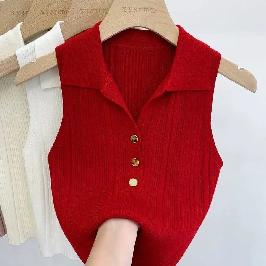 Neue einfarbige gestrickte Büro-Trägerweste für Damen – ärmelloses, geknöpftes, vielseitiges kurzes Oberteil für den Pendler-Look – Sommermode – Detail 8