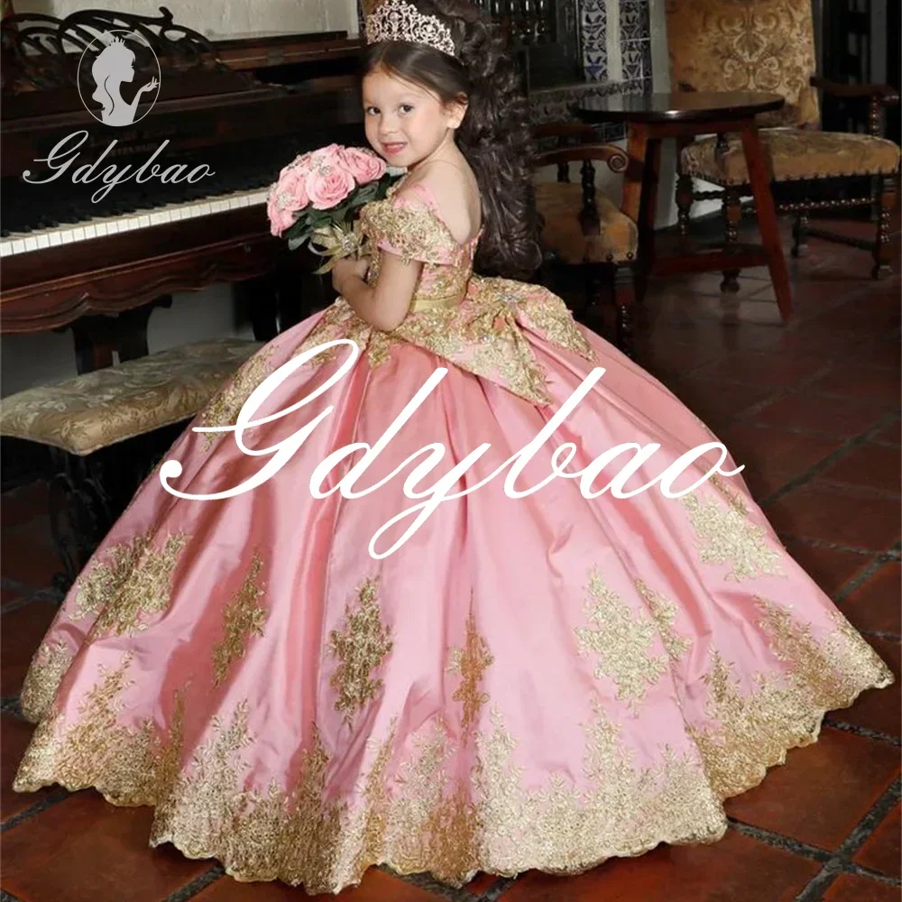 Luxe Gouden Applique Volledige Bal Prinses Bruiloft Flower Meisje Jurk Off De Schoudervloer Lengte Eerste Communion Gown Nieuw