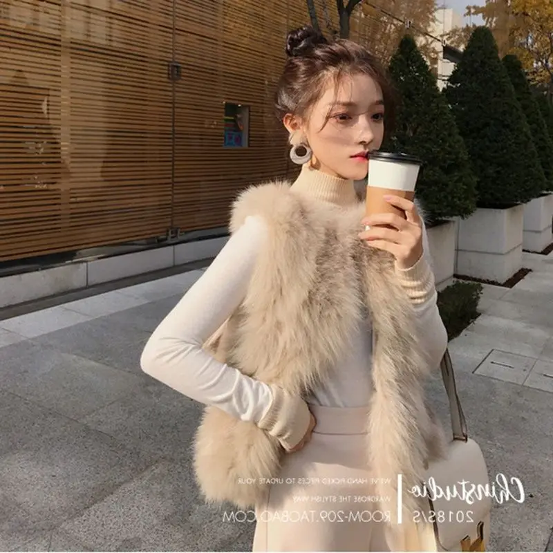 女性の模造キツネの毛皮のベスト,短い毛皮のベスト,韓国のバージョン,厚くてふわふわのコート,トップ,軽くて成熟した,新しいファッション,2024