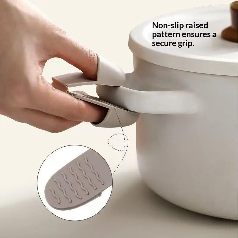 Anti-Slip Silicone Cooking Gloves, Three-Finger Heat Resistant Oven Mitts, Portable Kitchen Gadget With Built-in Clip
