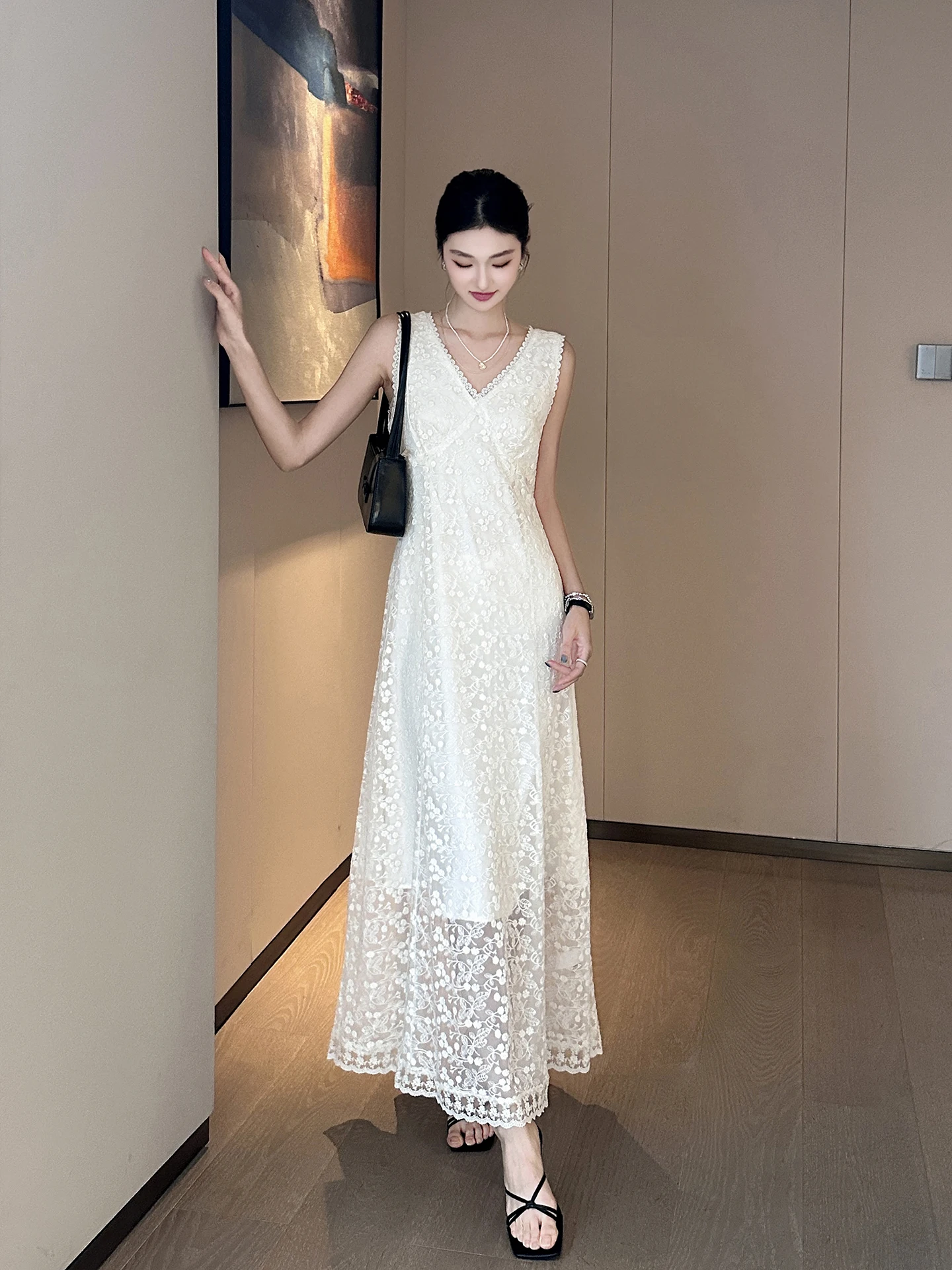 

Элегантное женское кружевное платье с завышенной талией, без рукавов, с V-образным вырезом, бежевое, летнее, модное, длинное, в стиле феи, для женщин