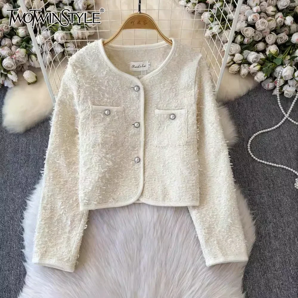 

TWOTWINSTYLE New Patchwork Pearls Luxury Style Jackets For Women O Neck Long Sleeve Patchwork Pockets Female Fashion KJA524939