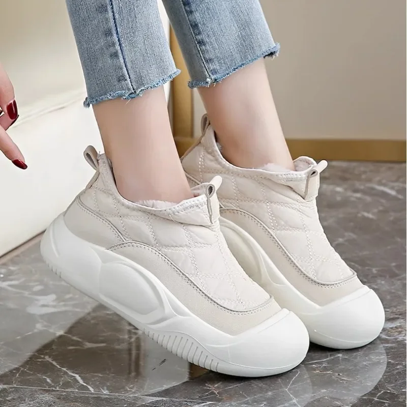 ฤดูหนาว WARM Plush Snow BOOTS หนาสบายๆรองเท้าผ้าฝ้ายสีทึบรองเท้า Anti SLIP Flats รองเท้าเชลซี Botas Mujer