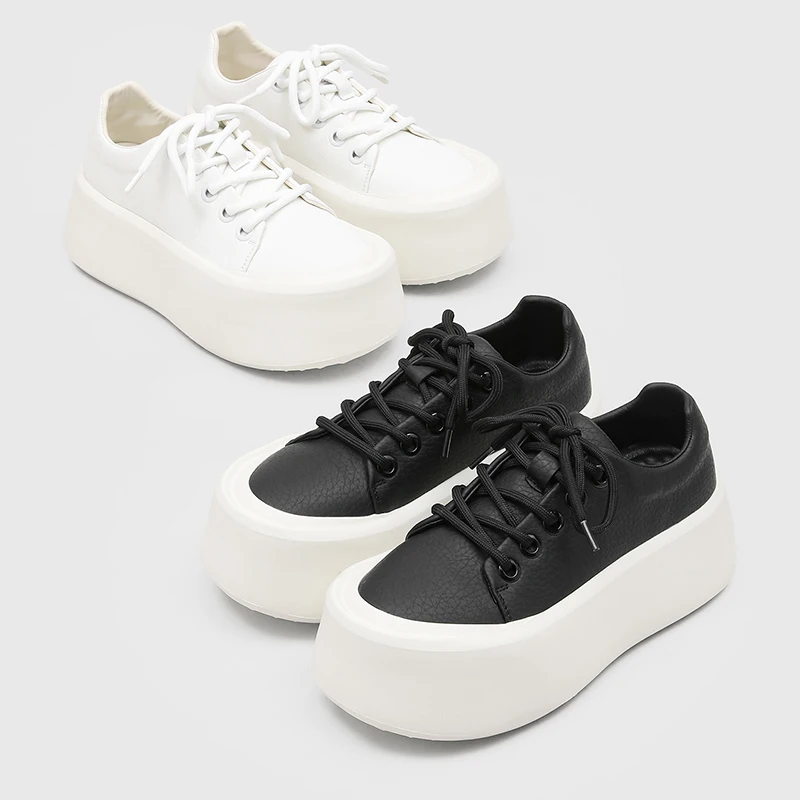 Neue trendige Herren-Board-Schuhe mit dicker Sohle, personalisierte, trendige, höhenvergrößernde, rutschfeste Brot-Schwamm-Schuhe
