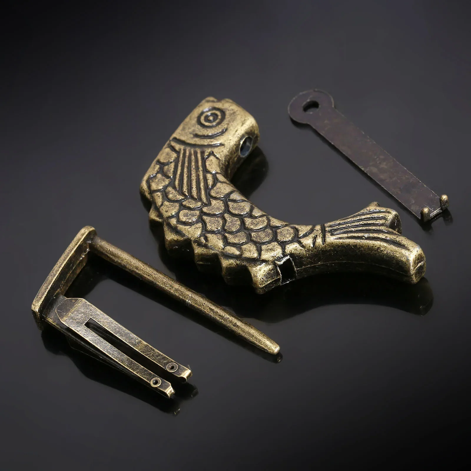 Antique Bronze Alloy Antique Chinese Old Wooden Box Lock Jewelry Chest Box Lock Padlock for Suitcase Drawer Cabinet 60x9x31mm