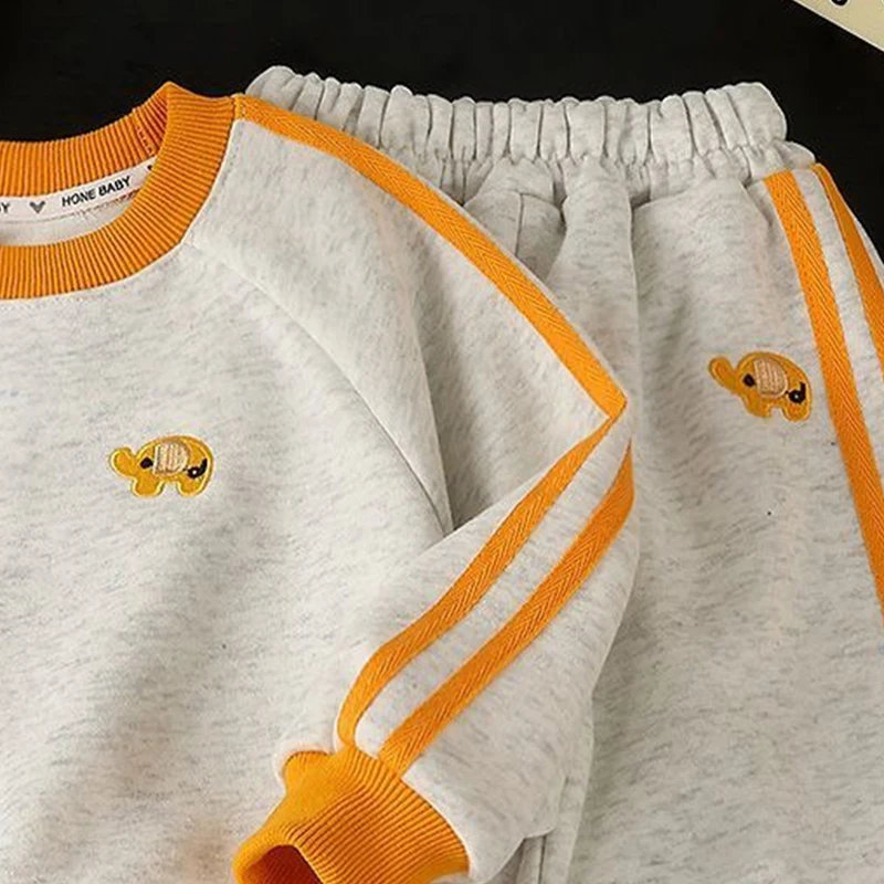 Neue Herbst-Kinderkleidung, Sweatshirt-Sets für Jungen und Mädchen, Cartoon-Stickerei, Langarm-Pullover + Hose, 2-teiliger Kinder-Trainingsanzug – Detail 4