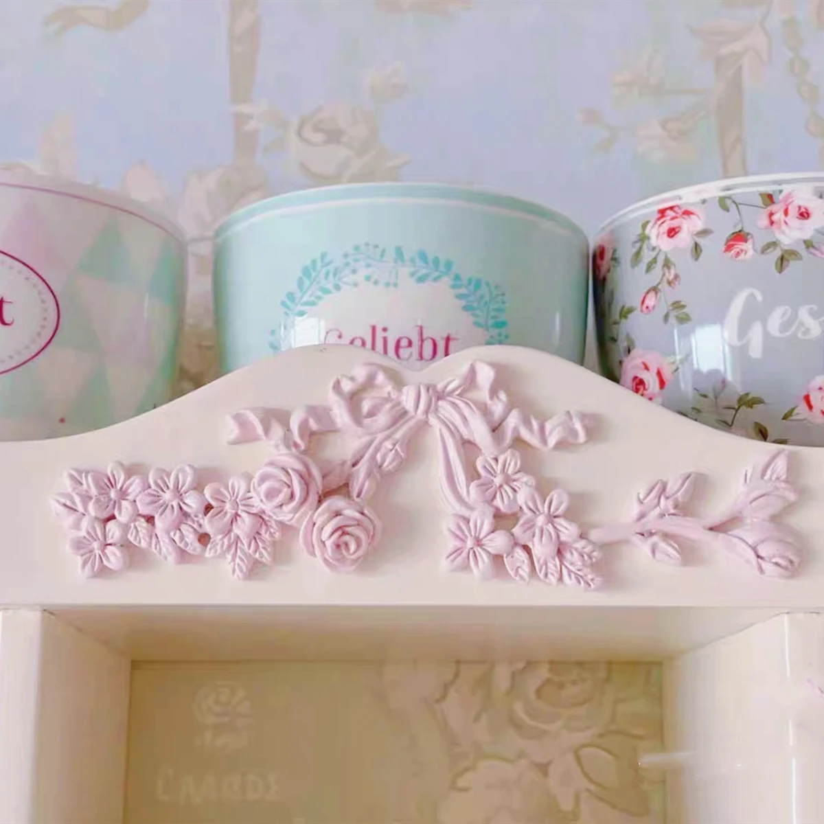 

Розовые полые наклейки на стену в стиле ретро, резные двери шкафа, декоративные наклейки на дверь и стену, товары для домашнего декора