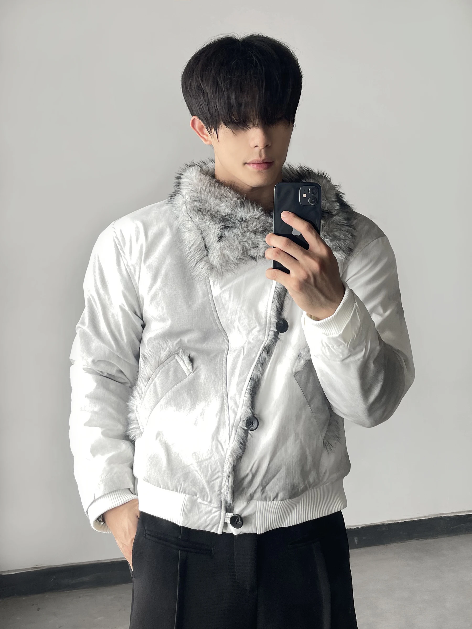 سترات شتوية جديدة لعام 2025 ذات ياقة من الفرو الصناعي المتدرج للرجال والنساء معاطف باركاس سميكة فضفاضة وسيم بلون سادة وأكمام طويلة