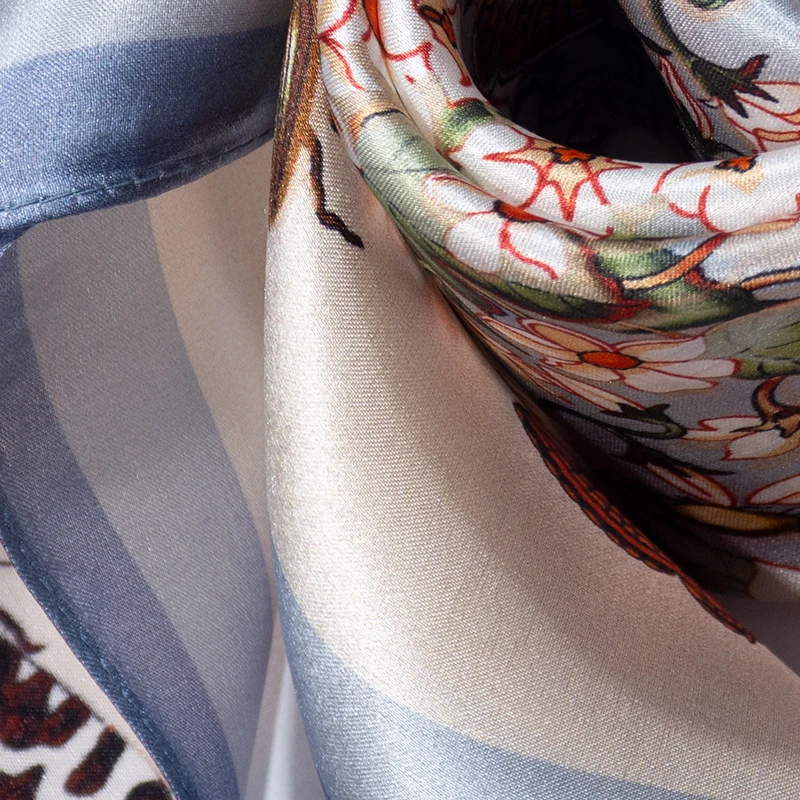 Immagine 4: Foulard Quadrato 100% Seta di Gelso 53x53cm con Stampa Farfalle e Fiori, Bandana Elegante da Donna